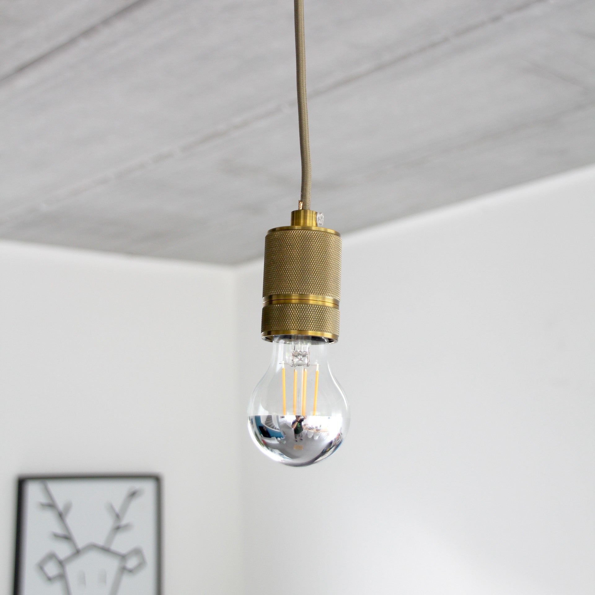 Aluminum lampholder - brass