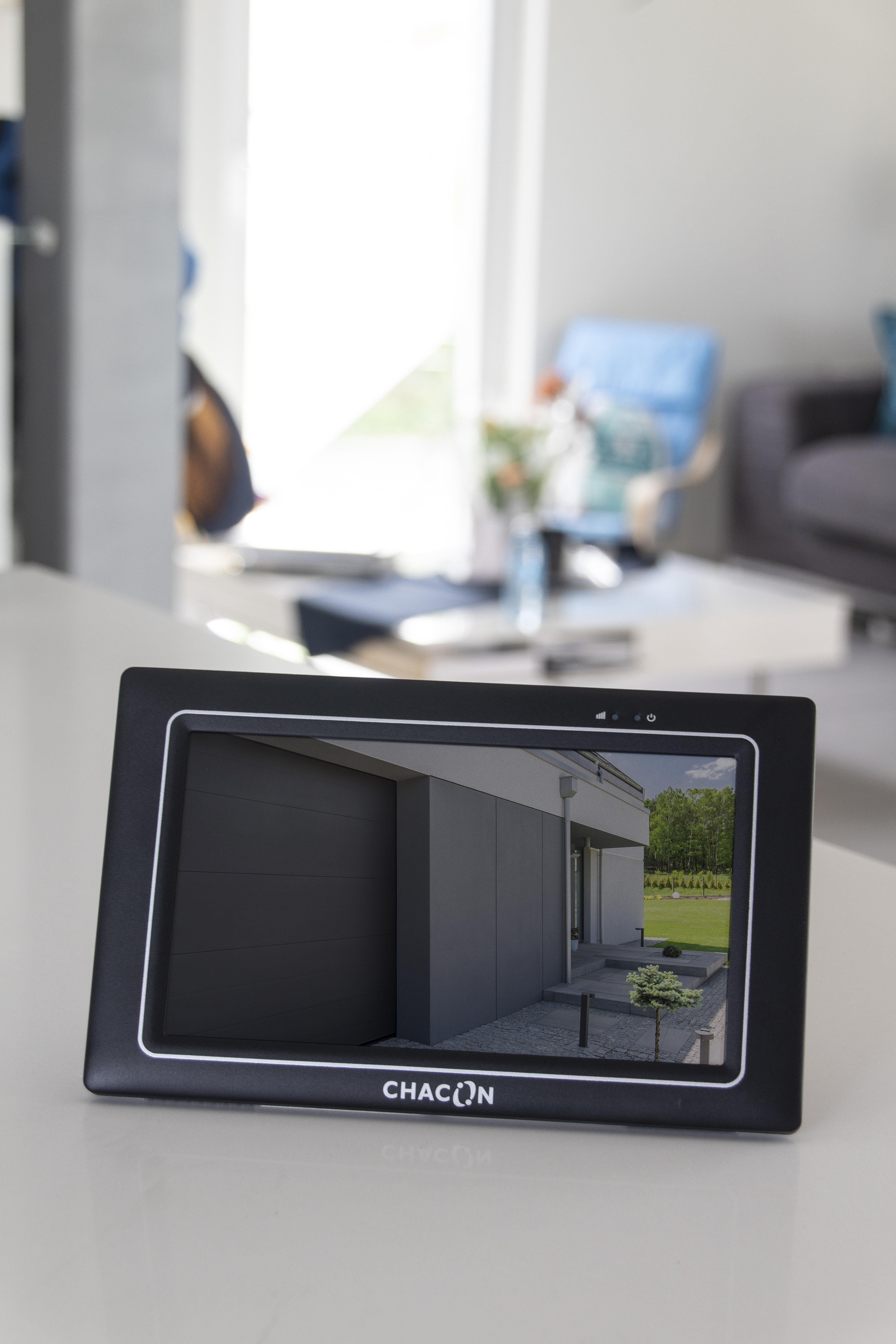 Kit with 4 wireless cameras with IP touch screen