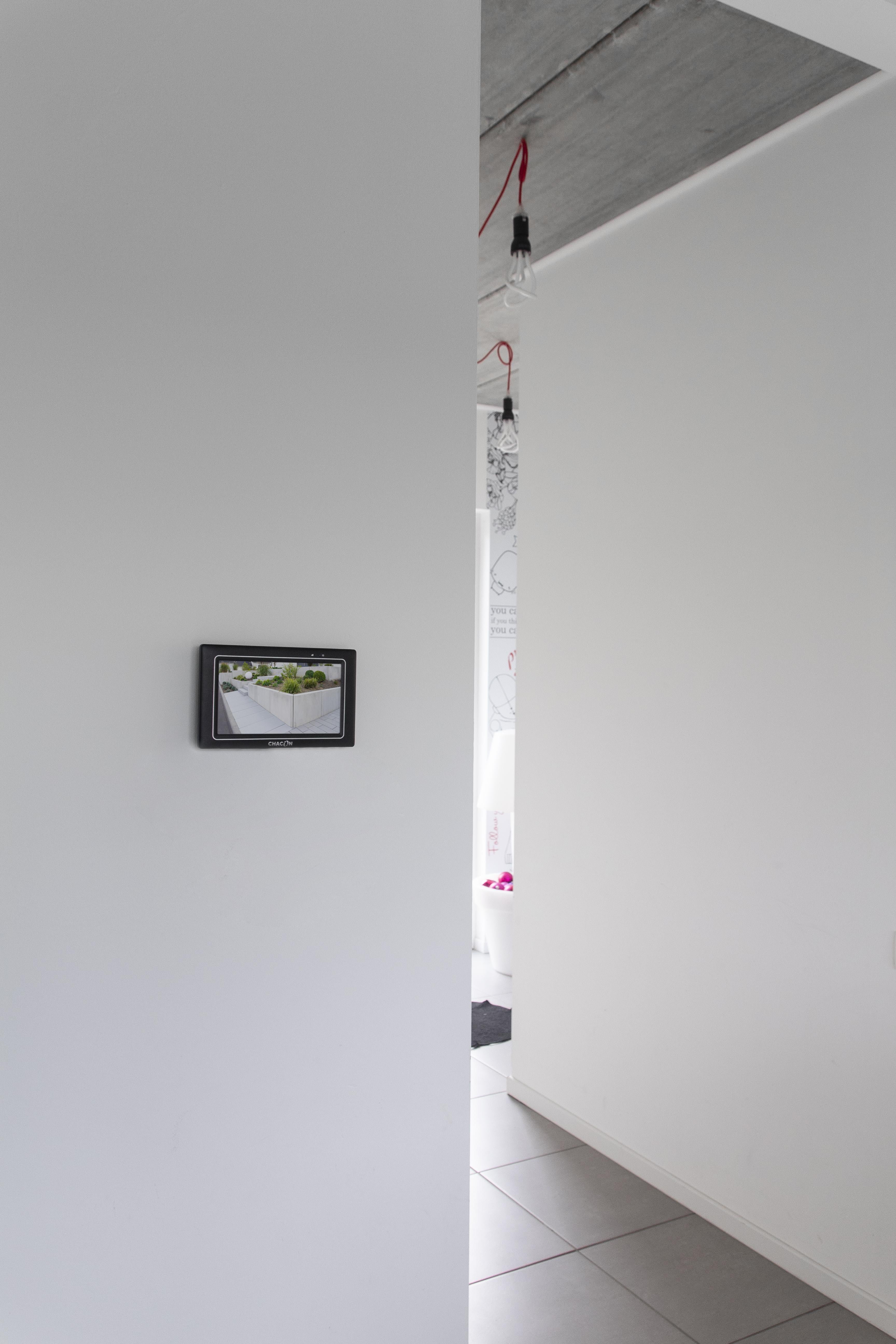 Kit with 4 wireless cameras with IP touch screen