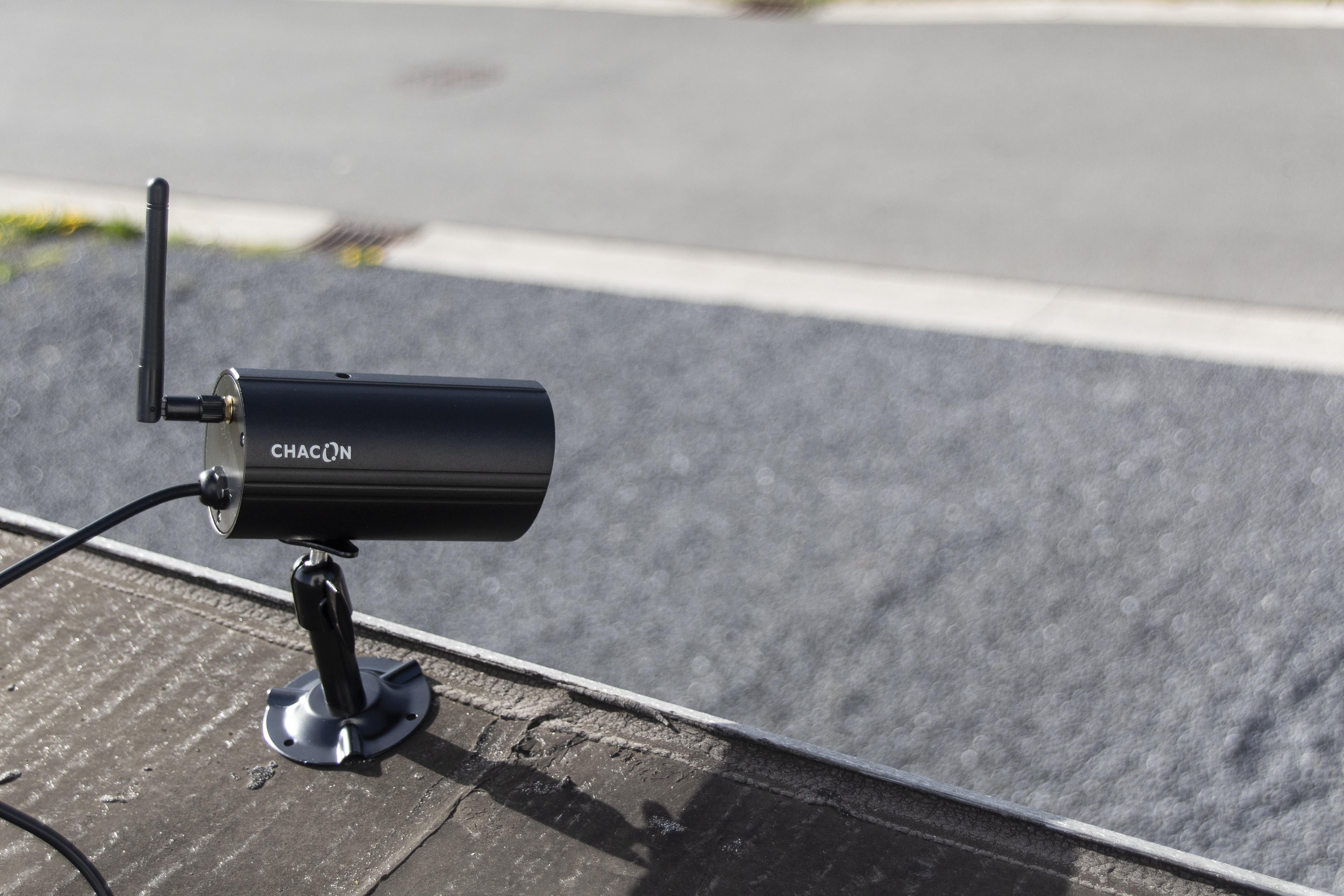 Kit with 4 wireless cameras with IP touch screen