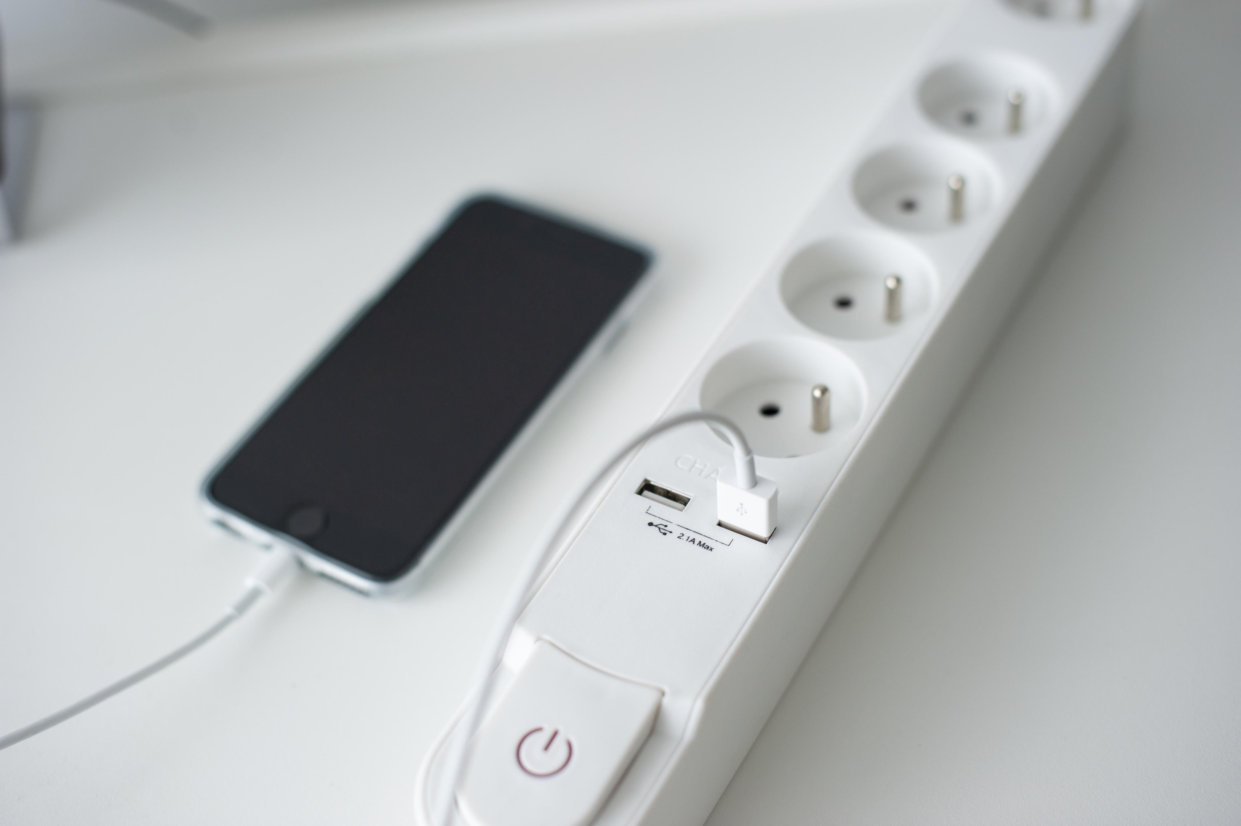 Bloc Design avec interrupteur et 2 USB - 5 x 16 A - 3m