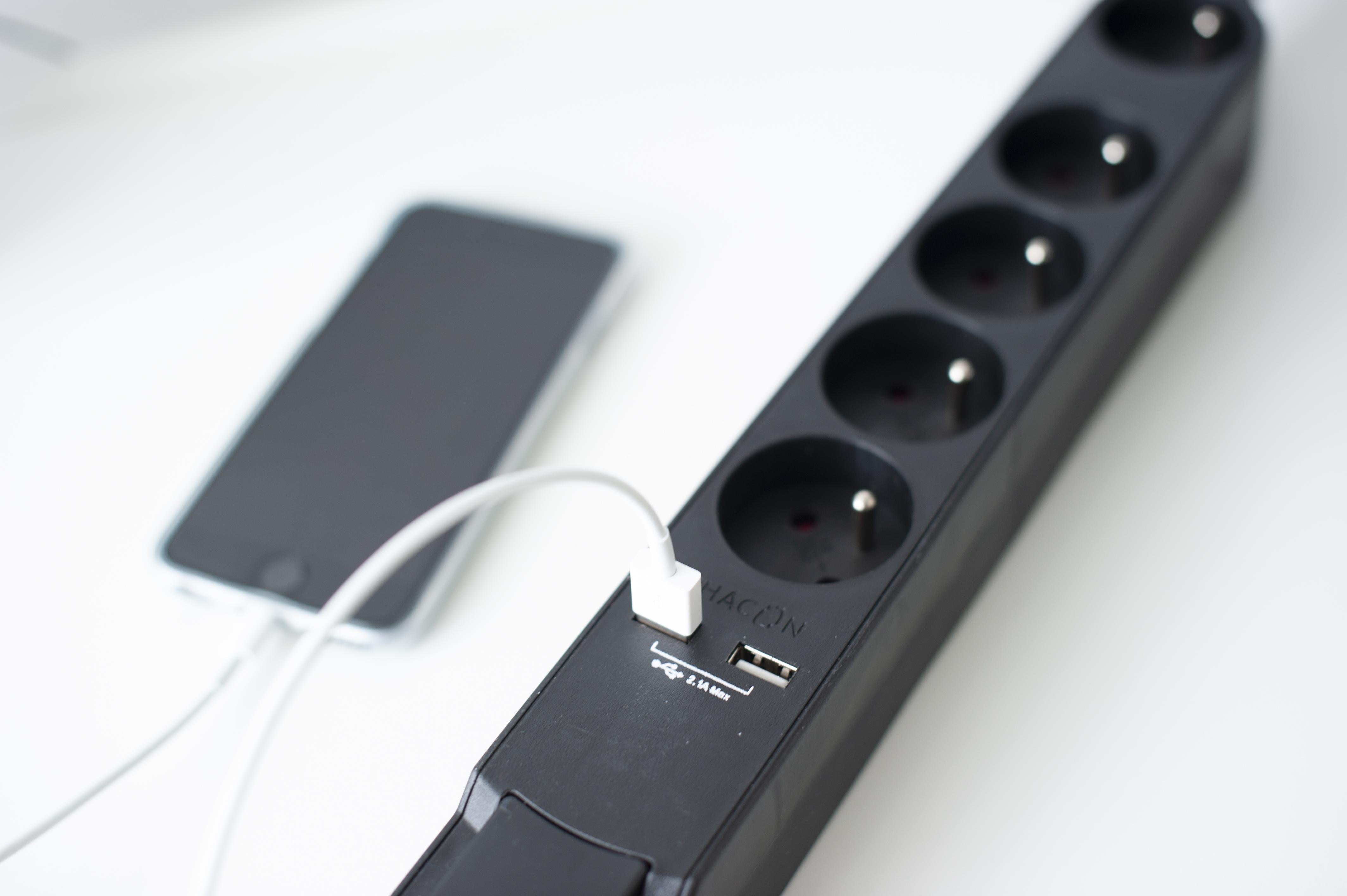Stylish power strip 5 x 16 A with switch + 2 USB - 1.5 m - Black