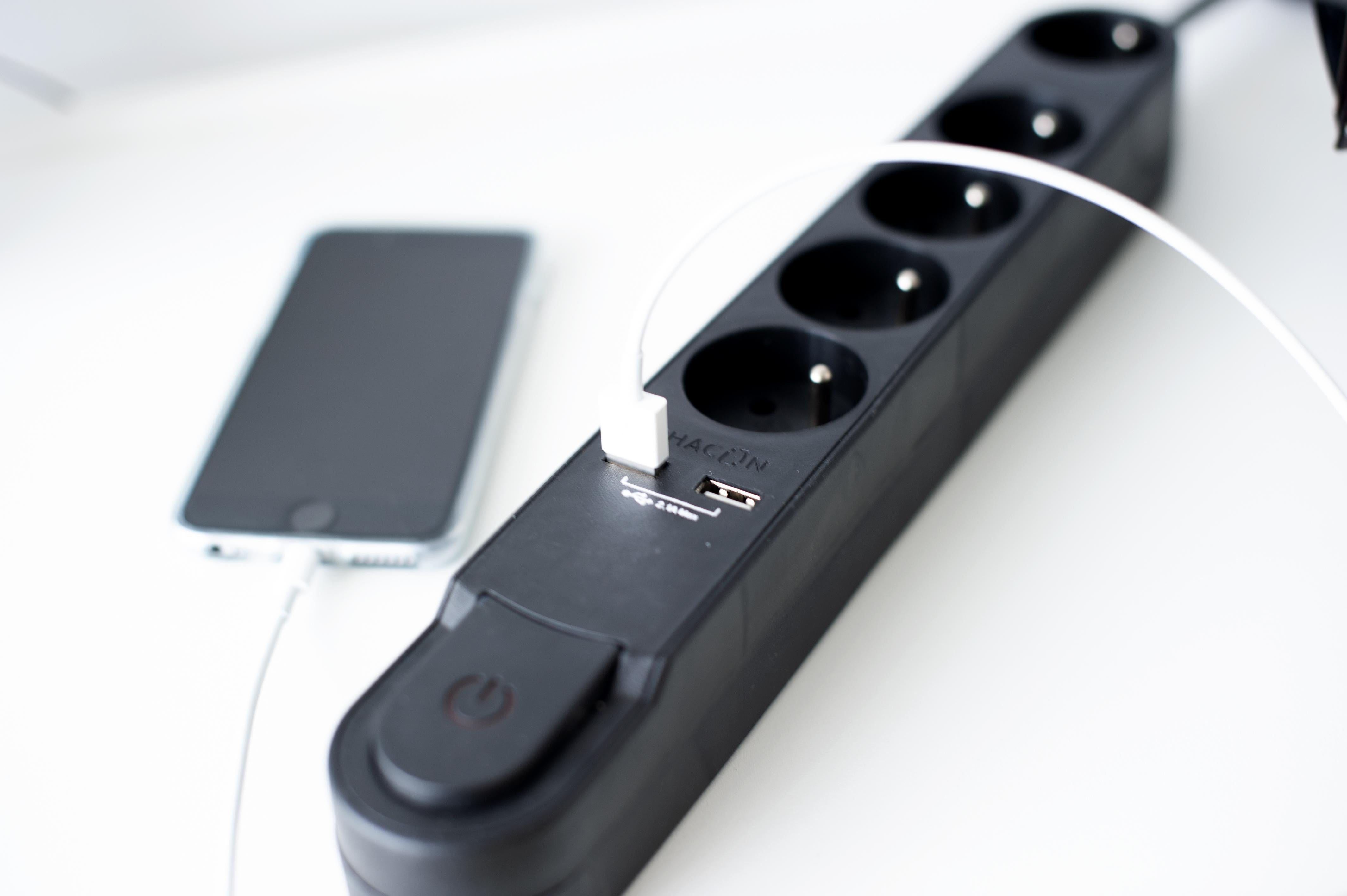 Stylish power strip 5 x 16 A with switch + 2 USB - 1.5 m - Black