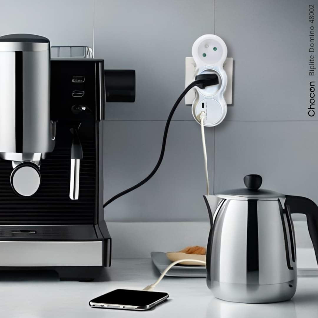 White terminal block - 2x16A with USB-A +USB-C