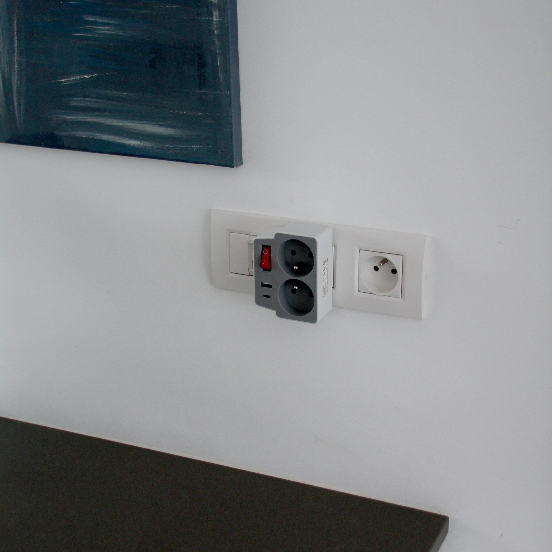 Biplite Domino 2X16A + 1xUSB-A + 1xUSB-C met grijs/witte schakelaar