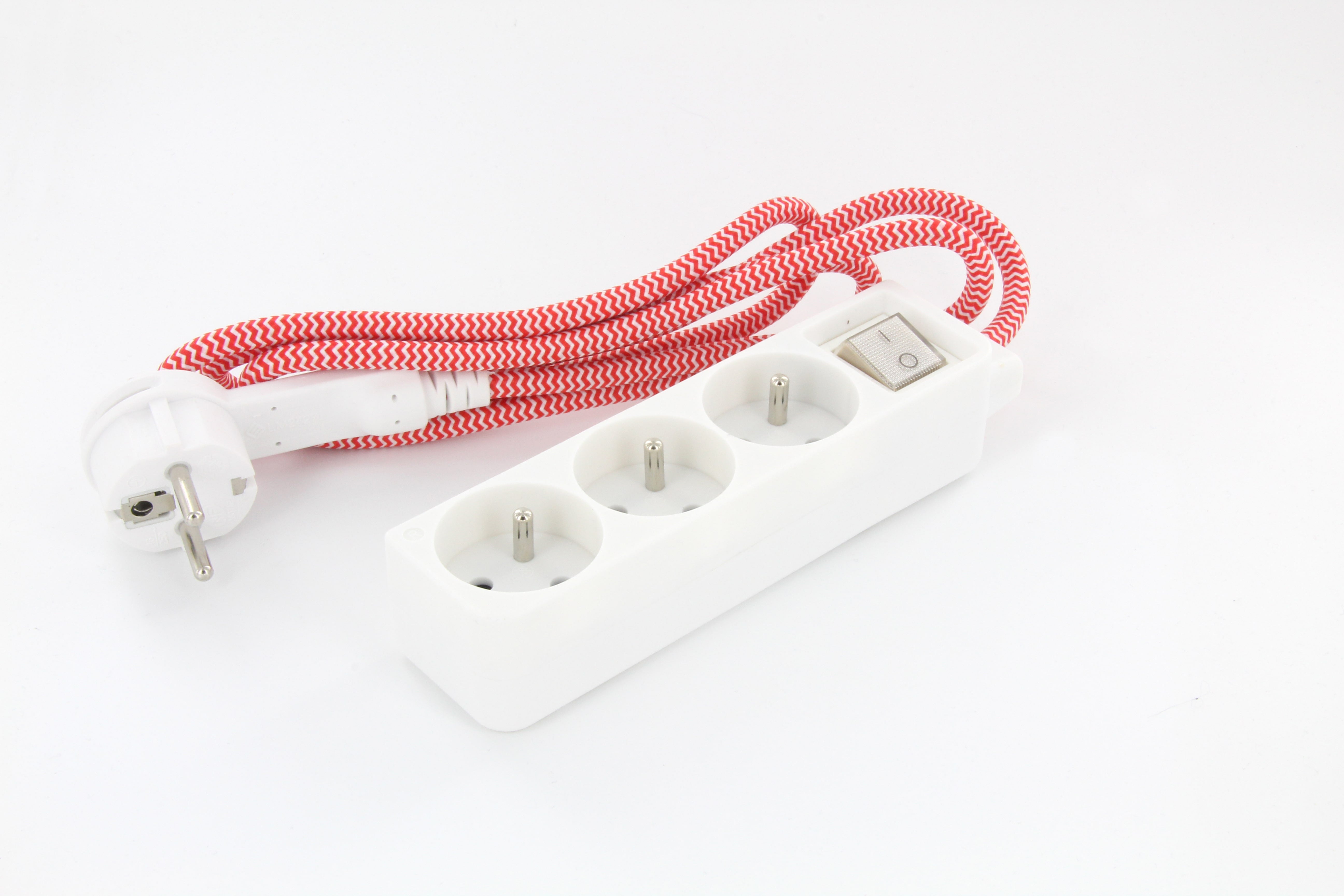 Designministekkerdoos met rood-wit stoffen snoer, 3 x 16 A – 1,5 m