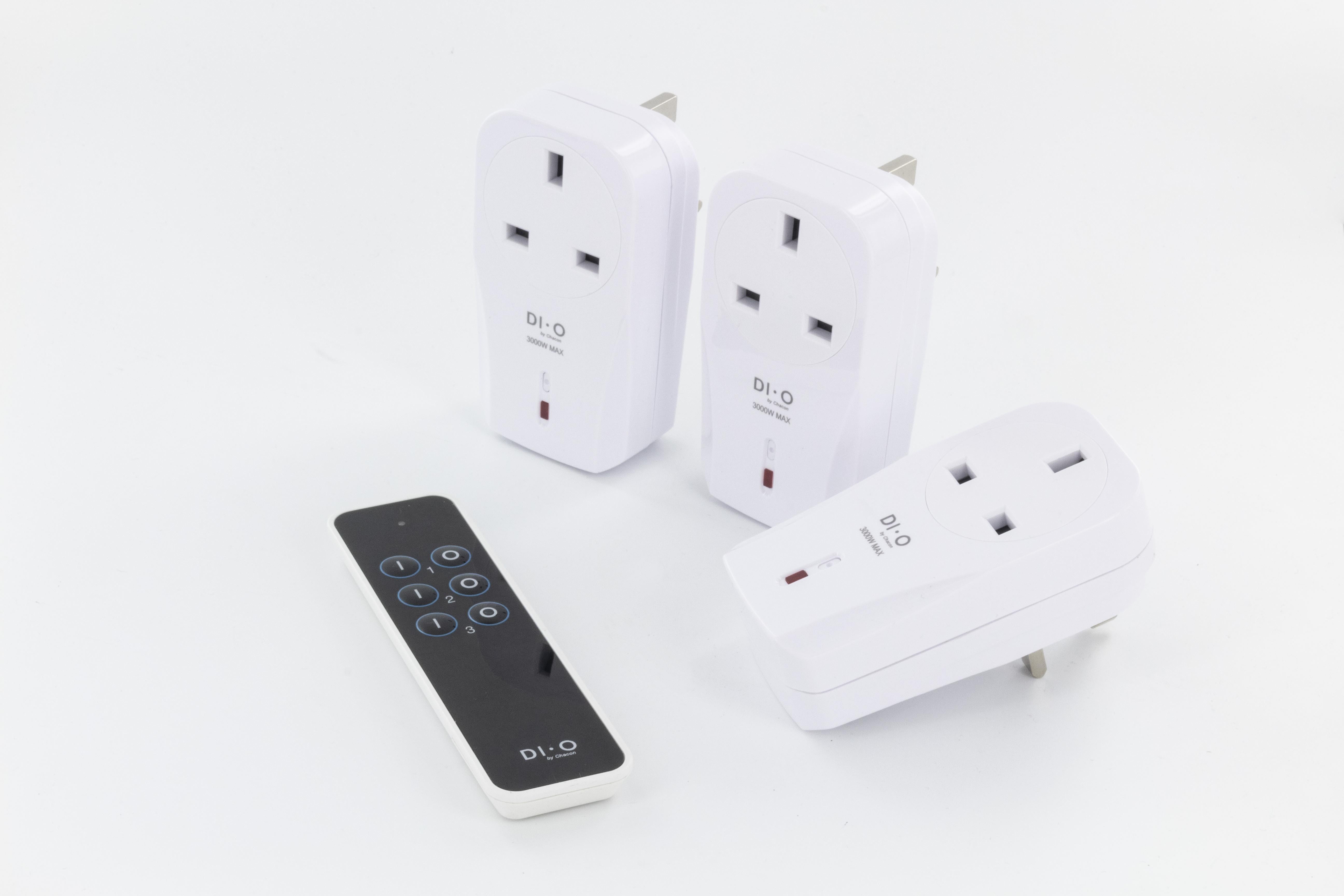 DiO First: 3 schakelstopcontacten (UK) + afstandsbediening