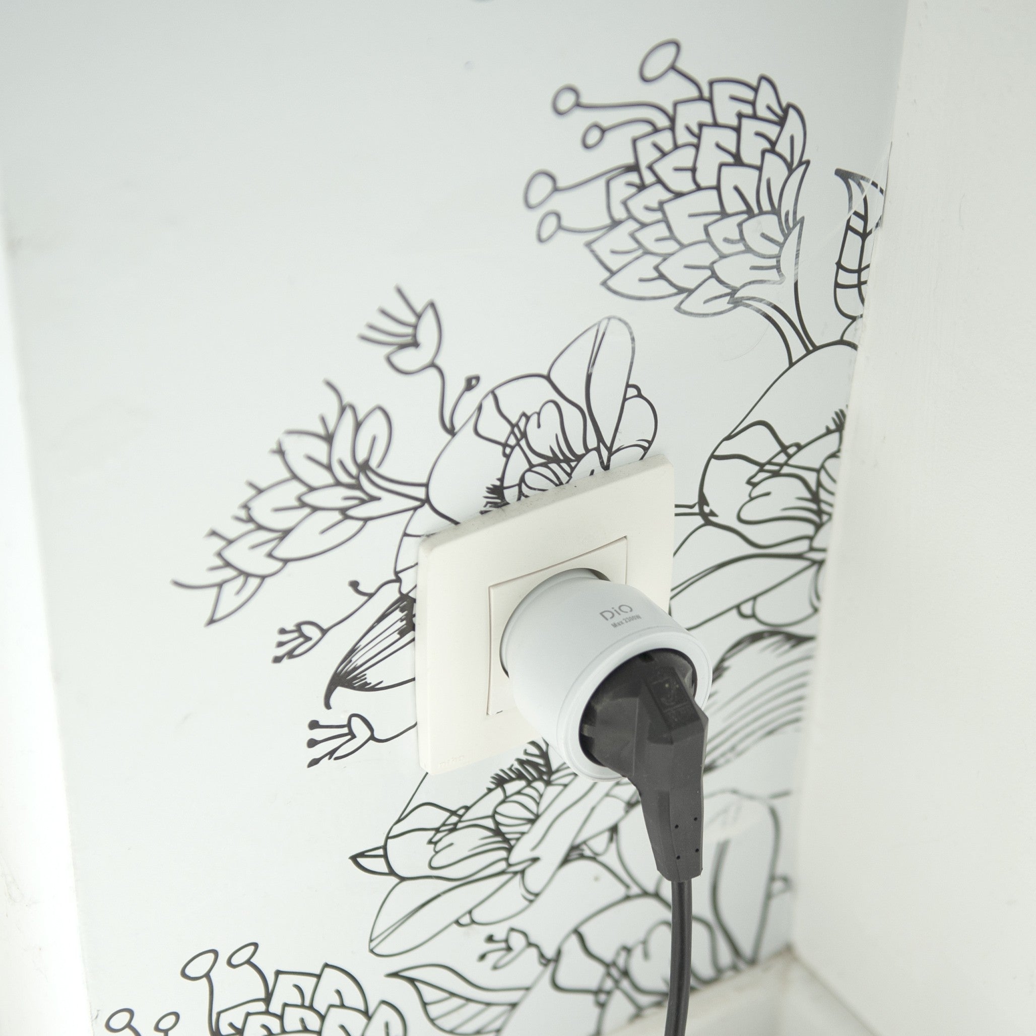 Kit di 2 prese ON/OFF e telecomando DiO + presa DiO Connect - WiFi + 433 MHz